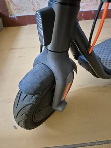 Predám elektrokolobežku Ninebot Kickscooter F30E by Segway - 5