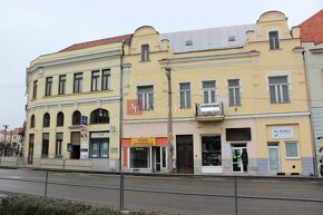 NA PREDAJ: veľký polyfunkčný dom v historickom centre mesta  - 5