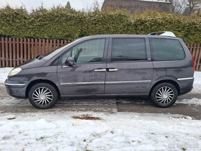 Peugeot 807 Facelift  Rok výroby 5/2010  2.0hdi 100kw  MT 6 - 5