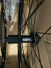 28″ kolesá Shimano 6-Bolt Deore M525 / Ryde ZAC 2000 - 5