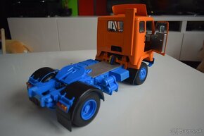 1:18 Volvo F88 Deutrans Truck year 1965 - 5