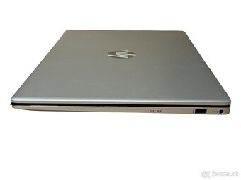 HP Laptop 17-cn2004nc - nový I5 , iris, 17,3 palca - 5