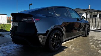 Tesla Model Y Long Range - 5