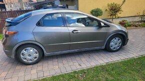 Predám Honda Civic 8g 2.2 CDTI - 5