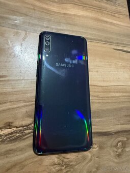 Predám Samsung Galaxy A70 128GB malé známky používania. - 5