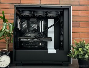 ➡️Ryzen 7 9700X\32GB\RTX 4070\SSD-HDD\850W Zdroj\zár. 48m - 5