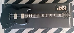 Predám elektrickú gitaru ESP LTD VIPER 400 Baritone Black - 5