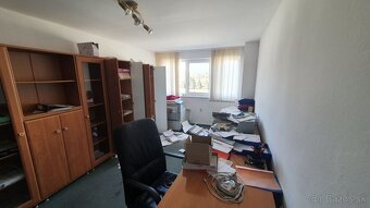 VIVAREAL PRENÁJOM skladových priestorov, výmera , 640 m2  a - 5