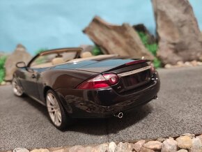 prodám model 1:18 jaguar XK cabrio AUTOART - 5