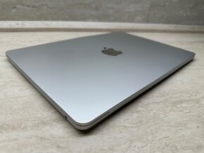 MacBook Air 13 M3 (2024) 16 GB / 512 GB, záruka: 8.11.2025 - 5