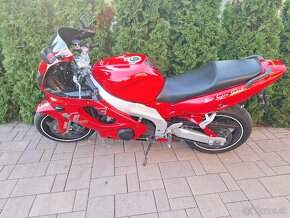 Yamaha YZF 600 - 5