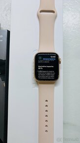 Predám Apple Watch Series 5 40mm Gold, Pink Sand Sport Band - 5