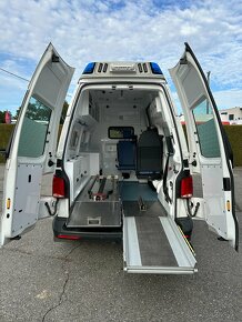 Volkswagen Transporter T6.1 - 2.0 TDI Ambulance DSG 4x4 - 5