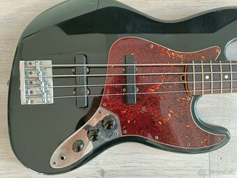 Fender Jazz Bass 4 MIM (2004) - 5