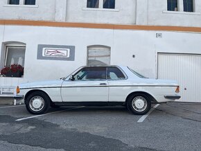 Mercedes Benz 230CE C123 Coupe /w123 - rv 1982 Biele SPZ - 5