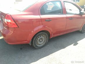 Chevrolet Aveo sedan r.2009 1.2i 53kw bordová metalíza - 5