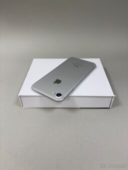 Apple iPhone 7 32GB Silver - 5