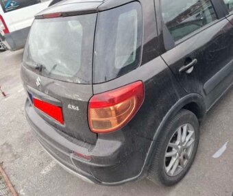 Predám Havarovanú Suzuki Sx4 1,6 benzin rv 2014. - 5