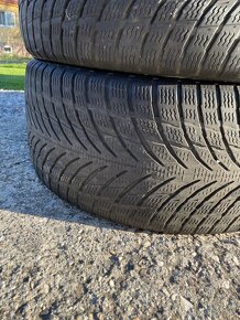 235/40 R19 Nokian - 5