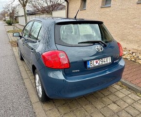 Toyota Auris 1,6b 133000km - 5