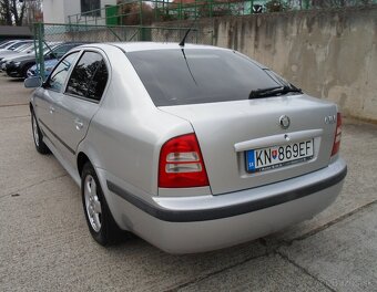 Škoda Octavia 1.6 Ambiente - 5