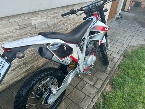 AJP PR3 125 Supermoto - 5