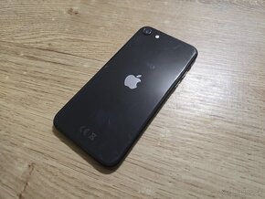 Iphone se2020 plnefunkcny ma len bezne znamky pouzivania ako - 5