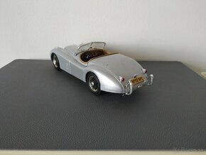 Jaguar xk120 1:18 - 5