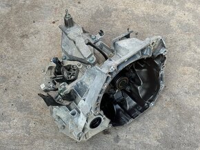 Motor + převodovka Nissan 1.2i HR12 - 5