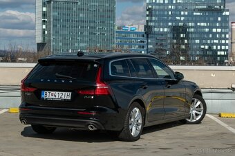 Volvo V60 D4 Momentum Pro AWD A/T - 5