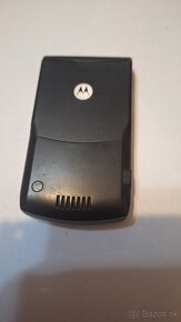 Motorola Razr V3 top stav - 5