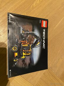 LEGO TECHNIC 42053 Volvo EW 160E - 5