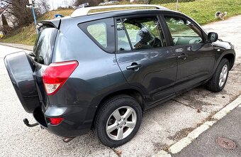 Toyota RAV4  2.2 (4x4) - 5