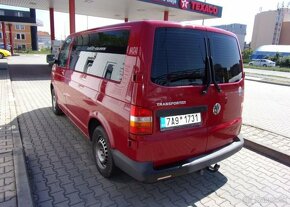 Volkswagen Transporter 2,5 TDi 6 míst nafta manuál 96 kw - 5