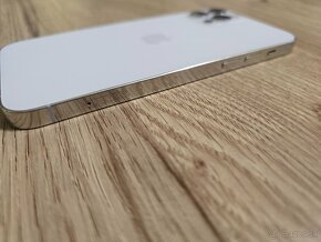 Iphone 12 pro 128gb v super stave ma len velmi jemne znamky - 5