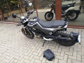 HUSQVARNA SVARTPILEN 125 - 5