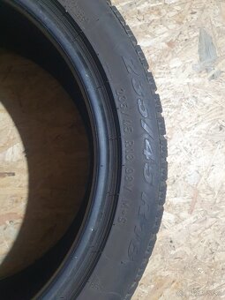 235/45R18 Pirelli - 5