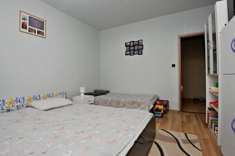 Super priestranný - 4 izbový byt s balkónom - Na predaj - 5