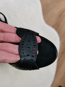 Graceland sandálky č. 36 s poškodením cena 7,50e - 5