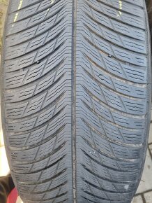 245/45R19 - 5