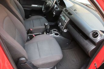 mazda2 typ DY Rok 2005 1.25i červena farba - 5