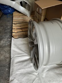 Nové kola r18 5x120 originál Bmw dvourozmer - 5