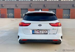 Kia Ceed 1.6 CRDi MHEV Gold A/T 105k - 5