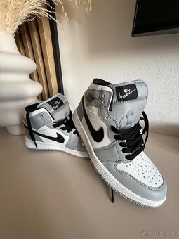 Nike air jordan 1 Grey detské 35 veľkosť - 5