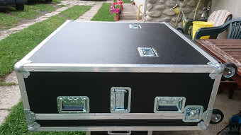 Predam CASE na mixpult MIDAS VENICE F32. - 5