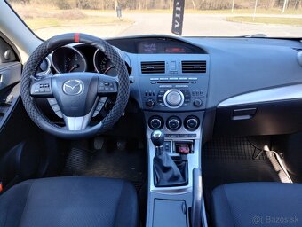 Predám Mazda 3- 1.6 MZ CD, sedan, 85kw - 5