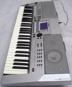 Yamaha PSR S550 - 5