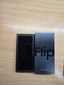 Samsung Galaxy ZFlip 4 - 5