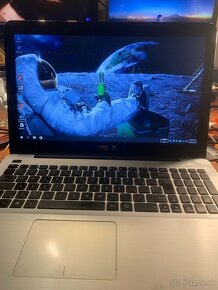 ASUS X555L  za 44 euro - 5