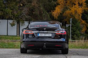 Tesla model S. - 5